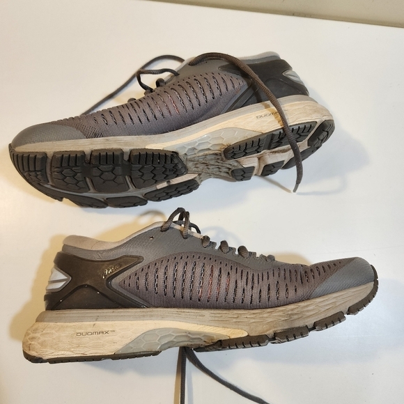 Asics women's Gel-Kayano Gray sneakers size 8 1/2 - Picture 8 of 12